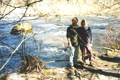 2002-04-03 1 Adrian & Rosie by the Green River, Kanaskat-Palmer SP, Washington State
