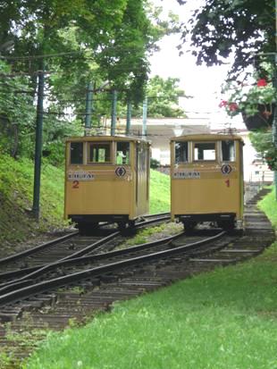 2012-07-16_1114__8312A Å½aliakalnis Funicular Railway, Kaunas, Lithuania.JPG