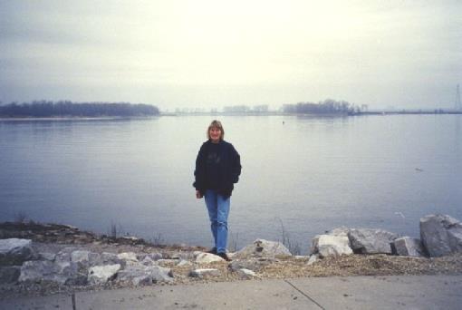 2002-01-29 1 Rosie by the confluence of the Missouri & Mississippi Rivers, St Louis, Missouri
