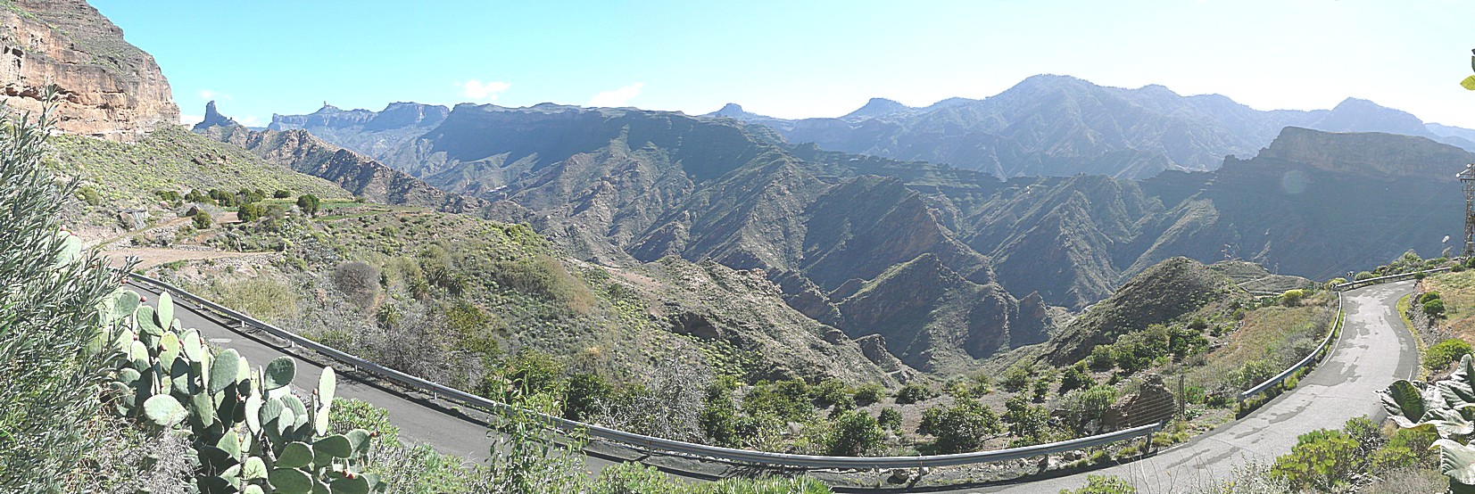 2013-01-24_1428 Panorama Roque Nublo and Roque Bantayga near Ar