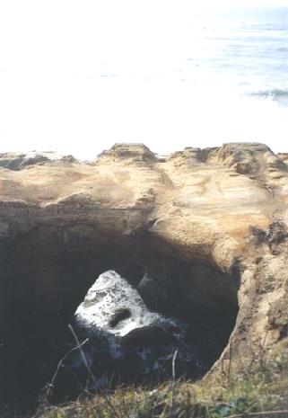 2002-03-28 3 Devil's Punchbowl, Oregon