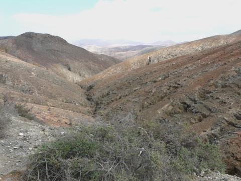 2014-02-10_1206__12501A Looking down the valley east from Mirador Sisacumbra, Fuerteventura