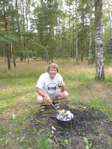 2012-07-08_1842__5526R Adrian & first barbecue, near Szczecin, Poland.JPG