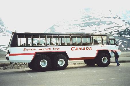 2002-06-11 11 Adrian by a Snowcoach, Athabasca Glacier, Icefilelds Parkway, Alberta